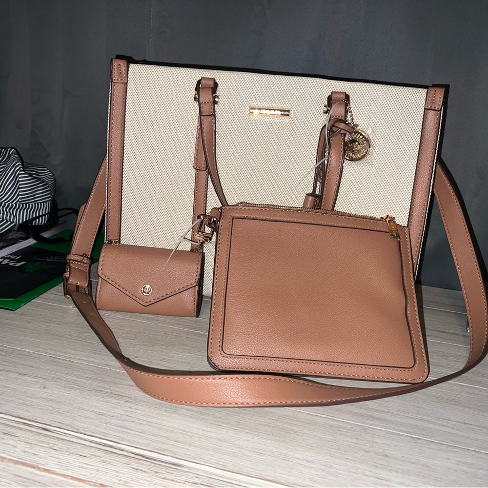 Elegant Tan and Cream Women's Bag Set